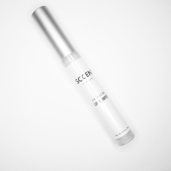 Lip plumper | for fuller lips - Picture 1 of 4